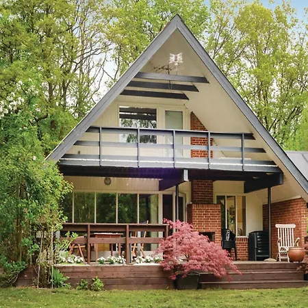 펜션 Three-bedroom Holiday In 실케보르