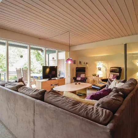 Three-bedroom Holiday In 度假居 *