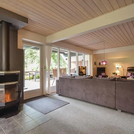 Three-bedroom Holiday In 펜션 실케보르